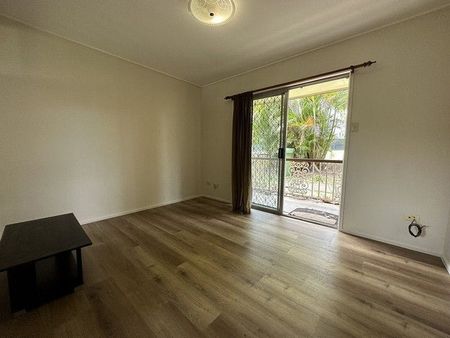 Cosy One Bedroom Unit in Great Central Location, Water Included ! - Photo 4