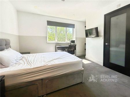 1 bedroom in a house share to rent - Photo 2