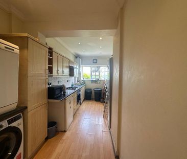 1 bedroom in a house share to rent - Photo 4