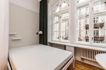 Klasyka i nowoczesność na Starym Mieście - Photo 4