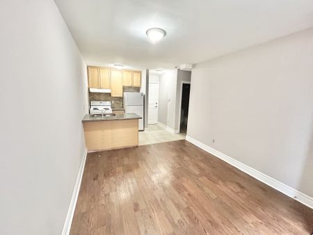 For Lease - 11 Thirty Third Street Unit# 104, Toronto, Ontario - Photo 3