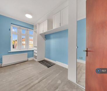 5 bedroom semi-detached house to rent - Photo 4