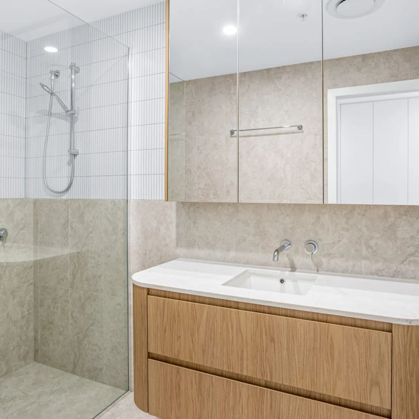 Executive Oceanfront Apartment – Premium Coastal Living in Scarborough Contact Julie Sykes - Photo 1