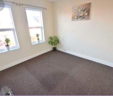 2 bedroom end of terrace house to rent - Photo 4