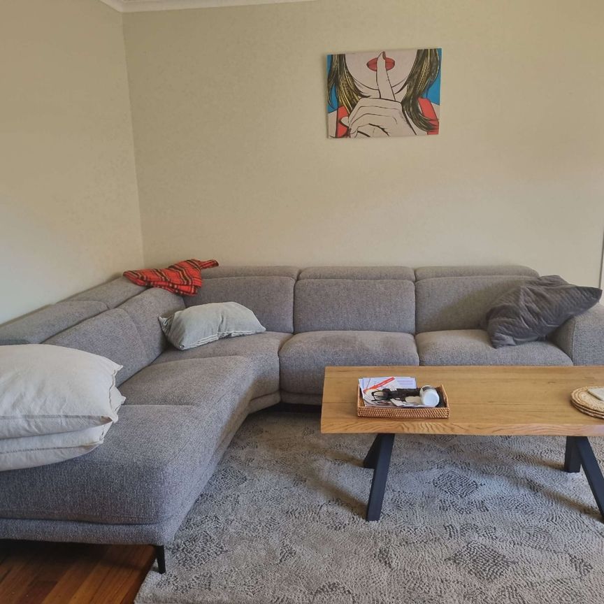 Thomastown - Photo 1