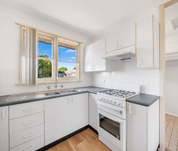 Charming Family Home in Karabar - Photo 4