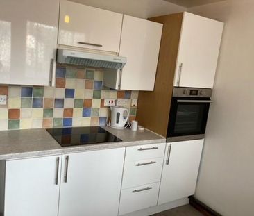 1 bedroom ground floor flat to rent - Photo 4