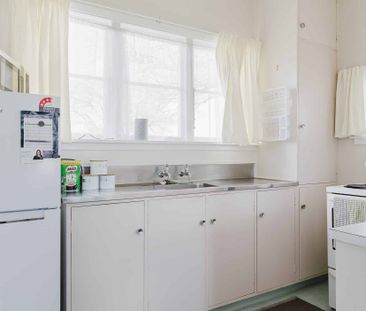 Walk to town - Photo 4