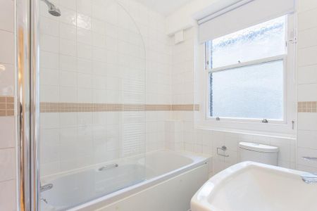 3 bedroom apartment to rent - Photo 4