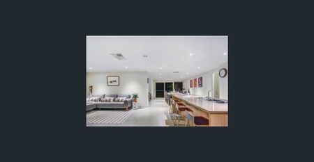 Great Family Home in the Alamanda School Zone! - Photo 2