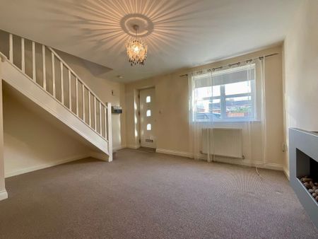 2 bedroom Semi-Detached House to let - Photo 4