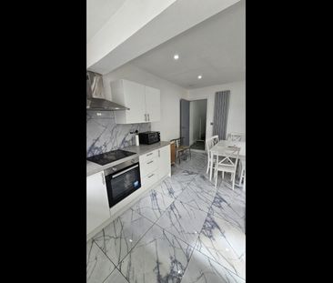 Room in a Shared House, Silverdale Avenue, L13 - Photo 5