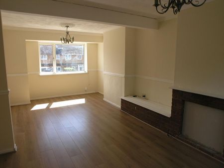 2 bedroom semi-detached house to rent - Photo 2