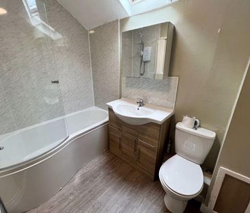 3 bedroom semi-detached house to rent - Photo 3