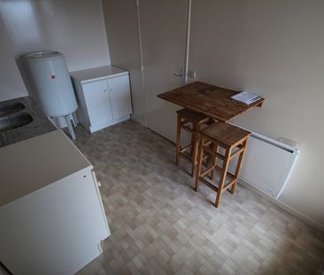 Location Appartement 1 pièce 37m² - Photo 3