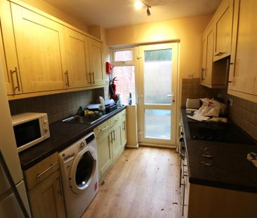 5 bedroom terraced house to rent - Photo 5