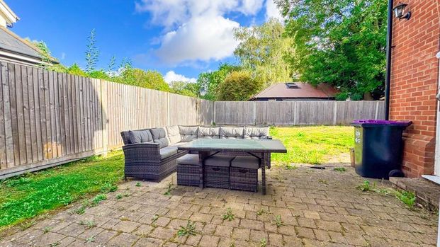 4 bedroom detached house to rent - Photo 1