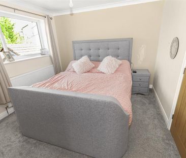 3 bedroom detached house to rent - Photo 5