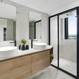 WOW fully refurbished fully furnished 3 bedroom unit - Photo 3