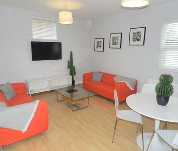 4 bedroom terraced house to rent - Photo 1