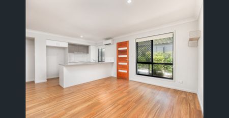 Four Bedroom Townhouse in sort after Mango Hill complex - Photo 4