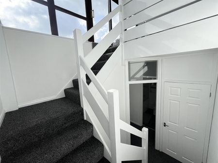 2 Bedroom Maisonette To Let - Photo 4