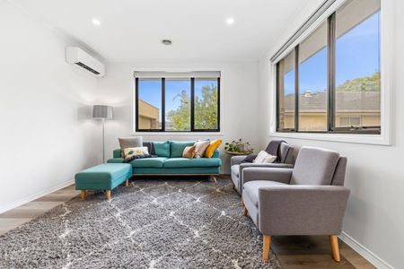 LOVELY THREE BEDROOM HOME - Photo 5