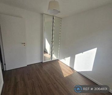 4 bedroom semi-detached house to rent - Photo 5