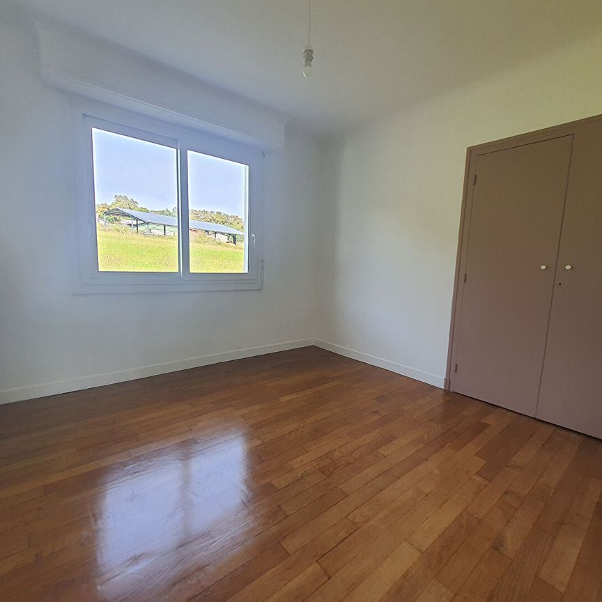 Maison à Montardon avec Vue sur les Pyrénées - Photo 1