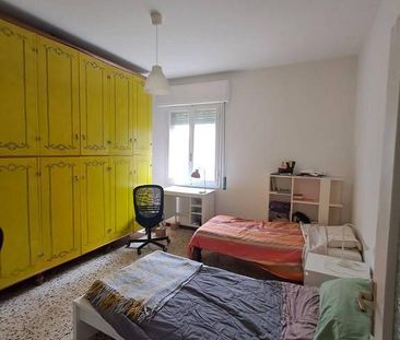 Stanza in appartamento di 90 m² a Bologna - Photo 3