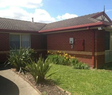 12 Angel Close, Narre Warren South VIC - Photo 2