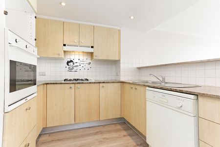 27/257 Oxford Street, Bondi Junction NSW 2022 - Apartment For Rent | Domain - Photo 2