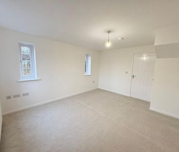 3 bedroom semi-detached house to rent - Photo 6