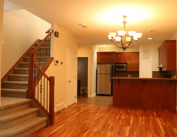 Pristine & Move-In Ready: Modern Windsor Park Family Home | 3 Bed, 3.5 Bath — 3 Bedrooms Townhouse - Photo 1