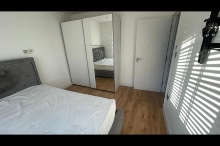 Room in a Shared House, Burnside Crescent, HA0 - Photo 3