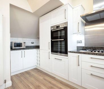 3 bedroom terraced house to rent - Photo 4