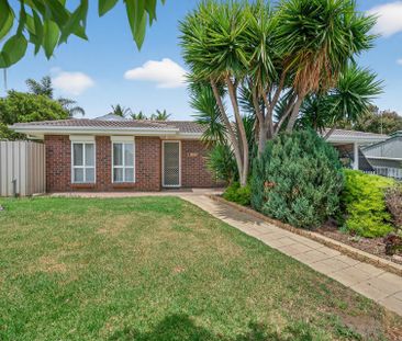 Open the door to coastal living - Photo 5