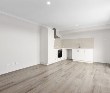 SLEEK AND LOW MAINTENANCE - Photo 2