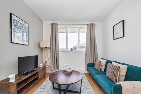 Adelphi Court - Photo 4