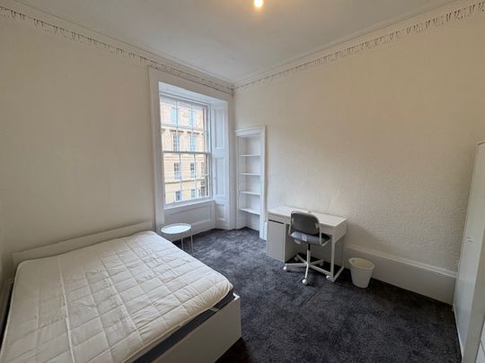 4 Bed Flat, Rose Street, G3 - Photo 1