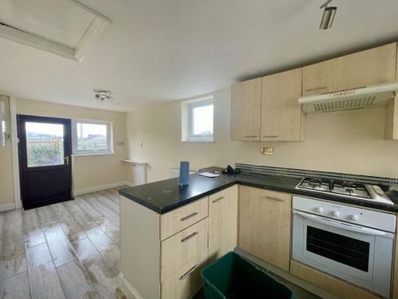 2 bedroom detached house to rent - Photo 5