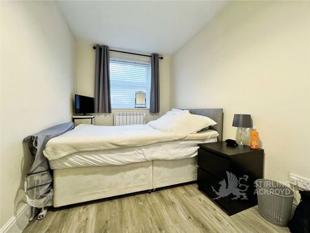 High Street, Egham, Surrey, TW20 9ED - Photo 2