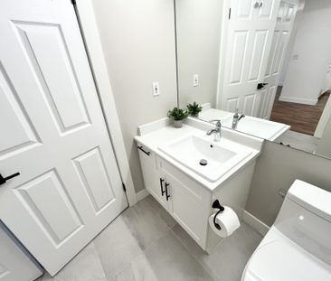 Immaculate Ground Floor One Bedroom with Parking and Storage - Photo 6