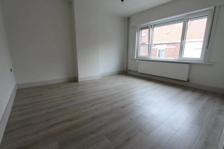 Woning met 3 slaapkamers en garage centrum-Ardooie VRIJ VANAF 1 AUGUSTUS PAS! - Photo 2