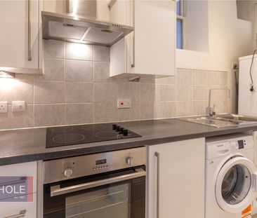 Clifton Park Road, - Photo 2