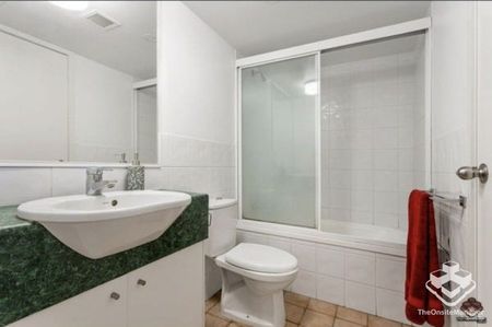 LOCATION ! LOCATION ! One Bedroom Apartment - Photo 5