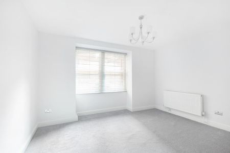 4 bedroom flat to rent - Photo 4