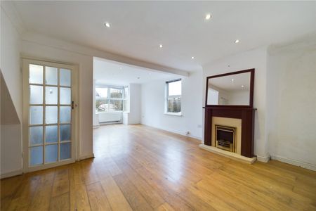 Basingstoke Road, Three Mile Cross, Reading, Berkshire, RG7 - Photo 3