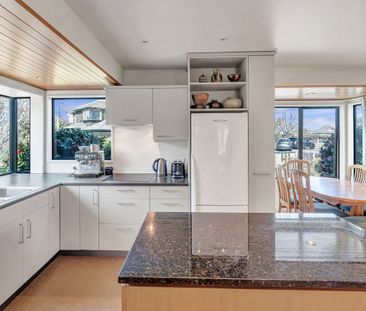 Spacious Home in Burnside Zone! - Photo 3