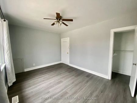 Property For Lease | X8155044 - Photo 2